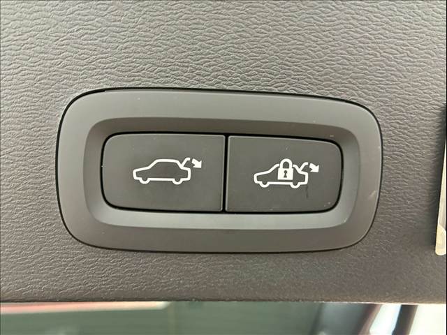 XC40T4 AWD Momentum 内装他