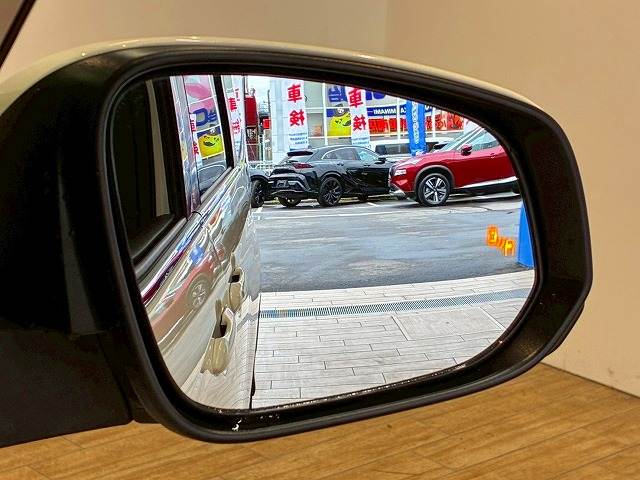 トヨタ ヴォクシーハイブリッドの画像7