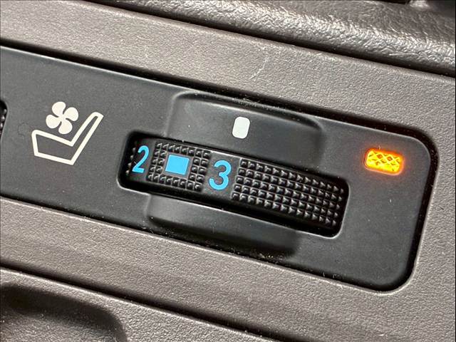 トヨタ ランドクルーザープラドの画像5