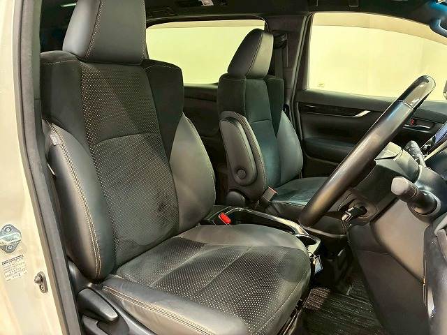 トヨタ ヴェルファイアの画像9