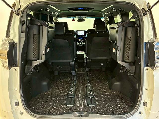 トヨタ ヴェルファイアの画像11