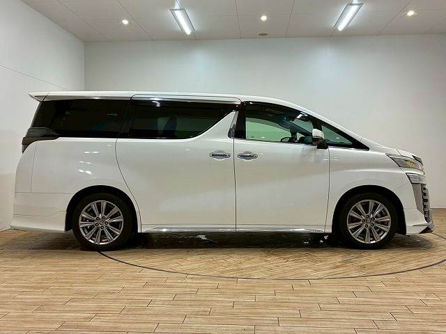 トヨタ ヴェルファイアの画像17