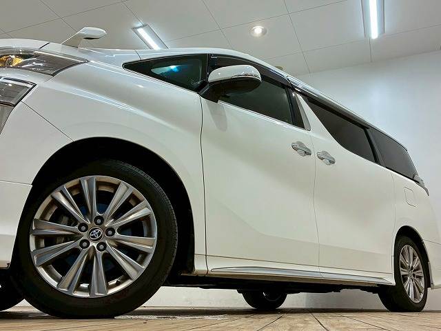 トヨタ ヴェルファイアの画像18
