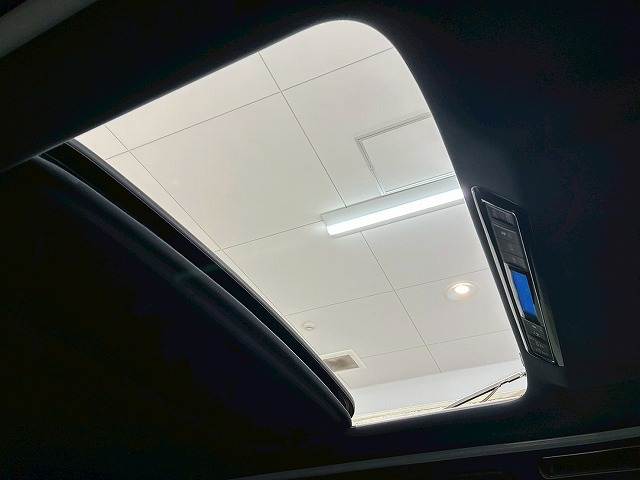 トヨタ アルファードの画像5