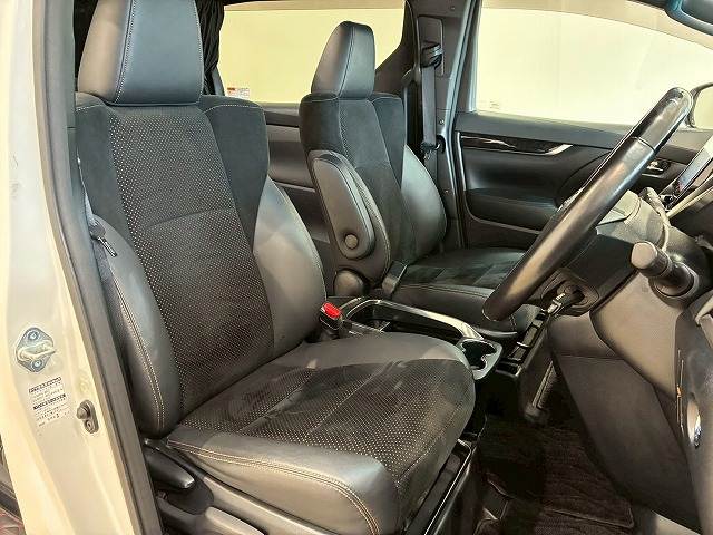 トヨタ アルファードの画像9