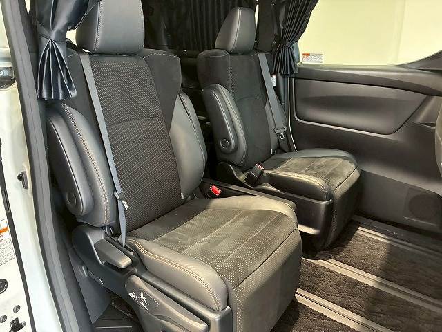 トヨタ アルファードの画像10