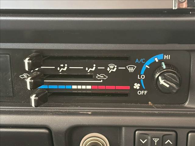 ランドクルーザー70系バン 内装他