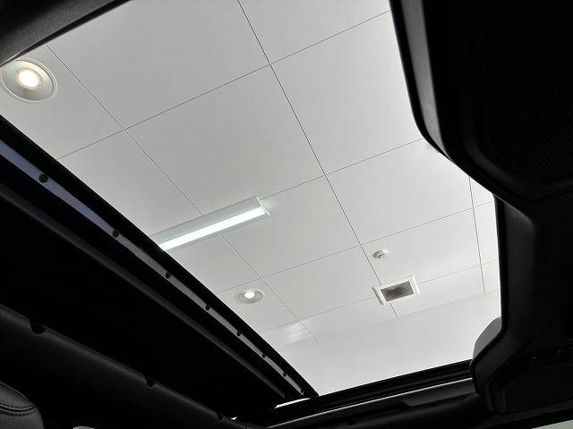 JEEP WRANGLERUnlimited Sahara 2.0スカイワンタッチパワートップ 内装他