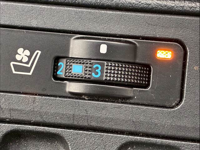 トヨタ ランドクルーザープラドの画像6