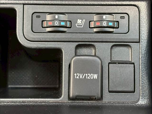 ランドクルーザープラドTX“Lパッケージ・Matt Black Edition” 内装他