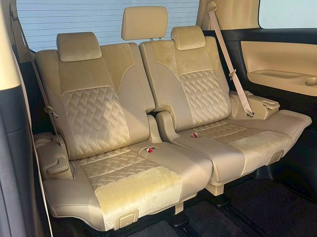 トヨタ アルファードの画像11