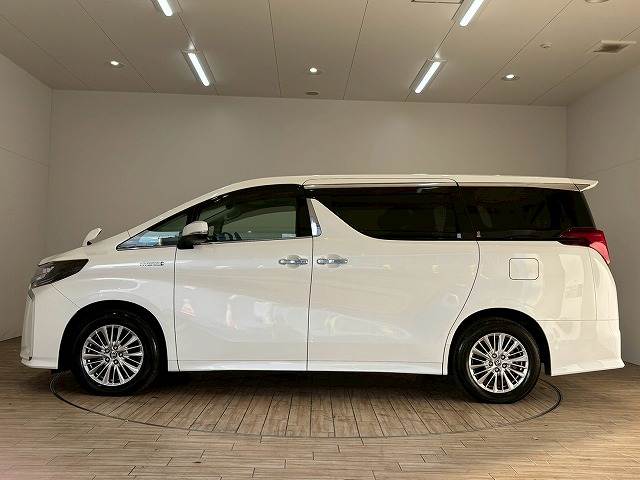 トヨタ アルファードハイブリッドの画像15
