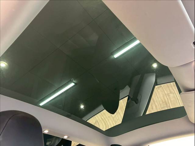 Model 3スタンダードレンジプラス 内装他