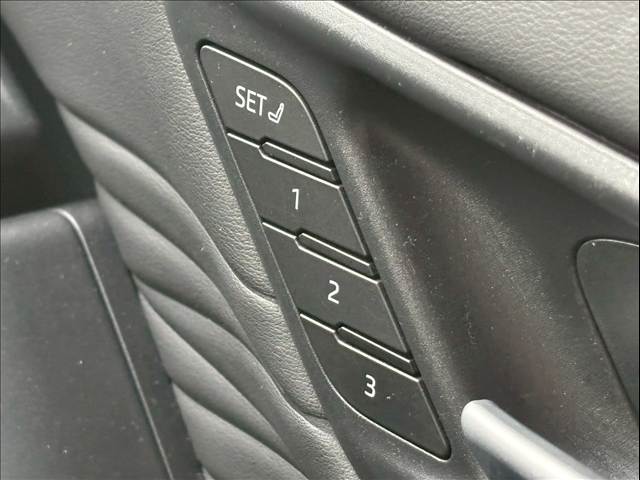 トヨタ アルファードハイブリッドの画像8