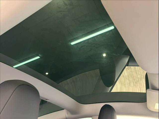 Model 3スタンダードレンジプラス 内装他