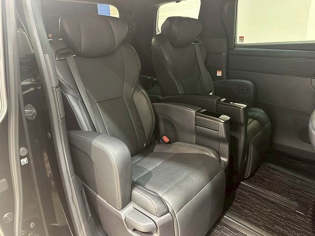 トヨタ アルファードの画像10