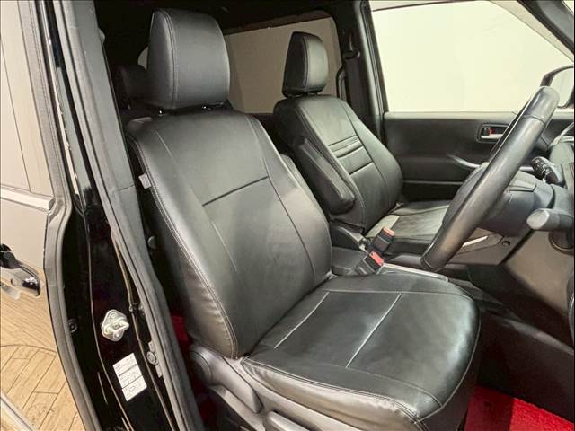 トヨタ ヴォクシーハイブリッドの画像9