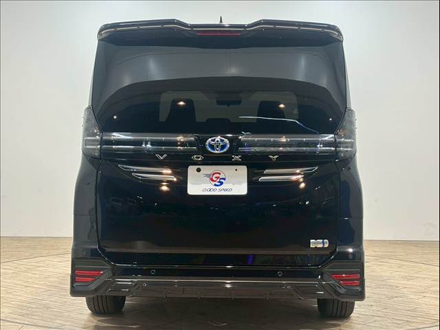 トヨタ ヴォクシーハイブリッドの画像13