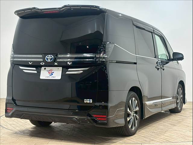 トヨタ ヴォクシーハイブリッドの画像16