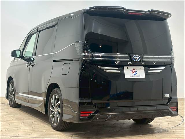 トヨタ ヴォクシーハイブリッドの画像17