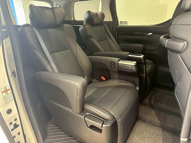 トヨタ&nbsp;アルファードの画像10