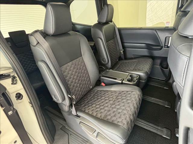 トヨタ&nbsp;ヴォクシーの画像10