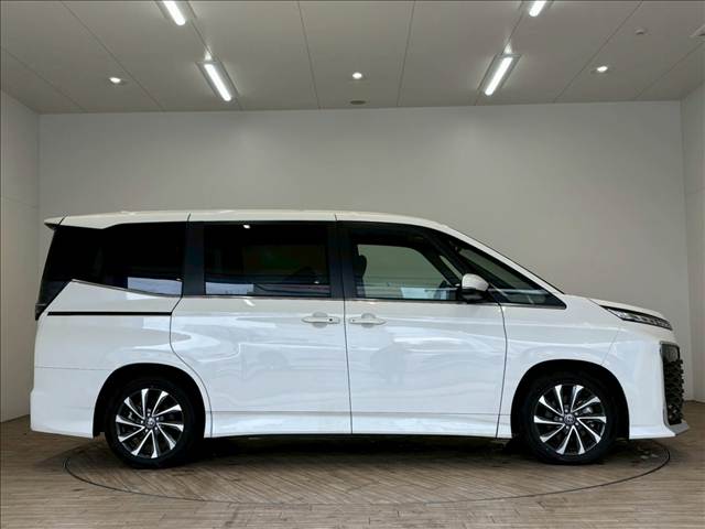 トヨタ&nbsp;ヴォクシーの画像14