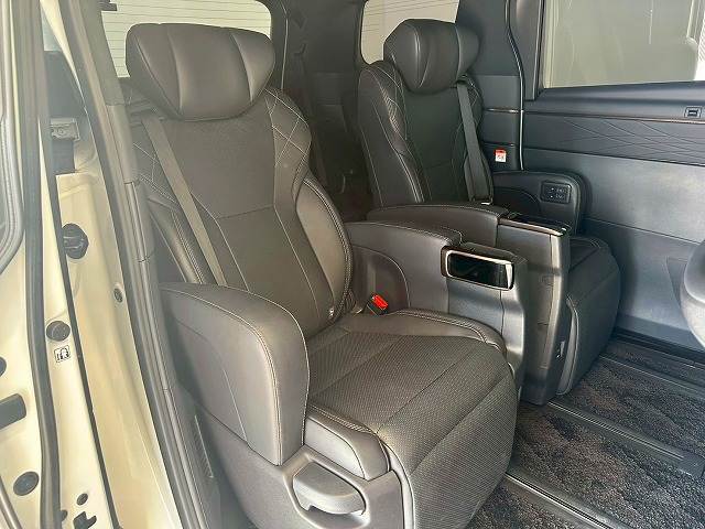 トヨタ&nbsp;ヴェルファイアハイブリッドの画像11