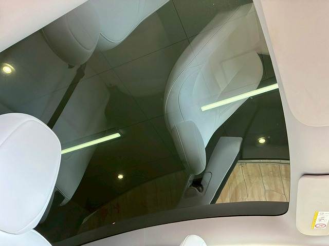 Model Y□パフォーマンス 内装他