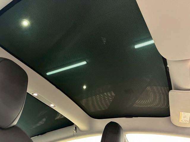 Model 3ロングレンジ 内装他