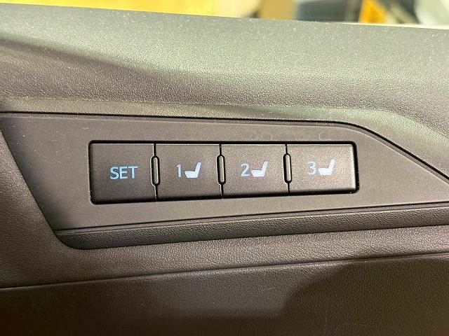 トヨタ アルファードハイブリッドの画像6