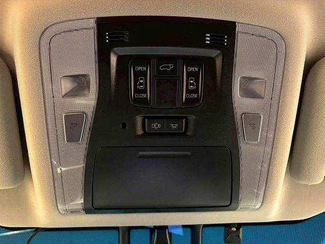 トヨタ アルファードハイブリッドの画像8