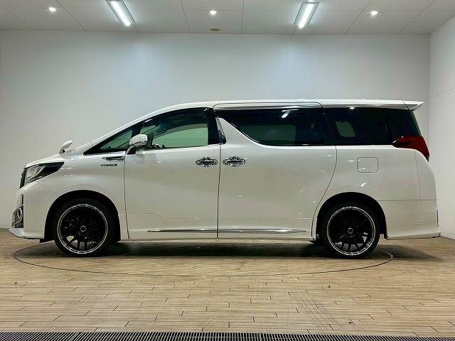 トヨタ アルファードハイブリッドの画像15