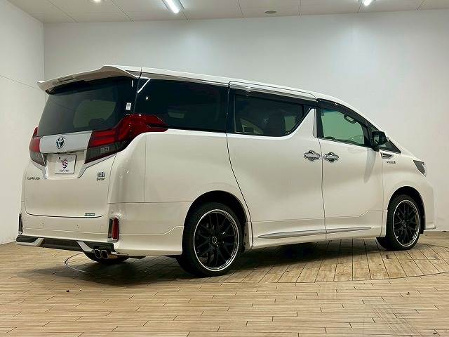 トヨタ アルファードハイブリッドの画像16