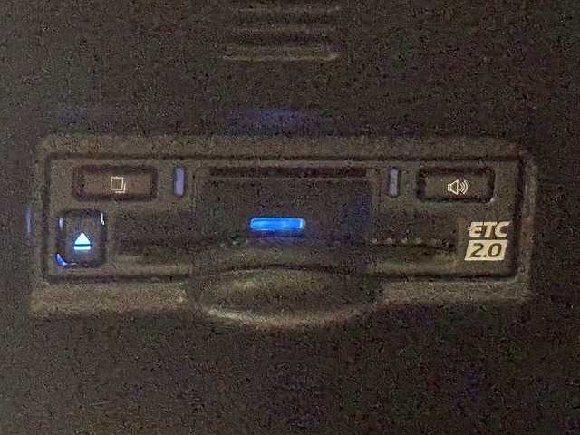 トヨタ&nbsp;ヴォクシーハイブリッドの画像8