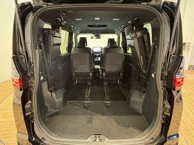 トヨタ&nbsp;ヴォクシーハイブリッドの画像11