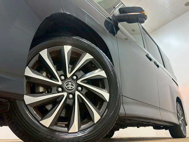 トヨタ&nbsp;ヴォクシーハイブリッドの画像18