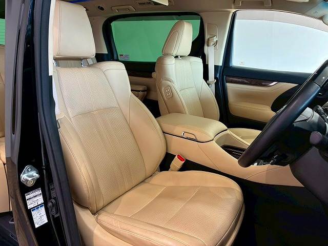 トヨタ&nbsp;アルファードハイブリッドの画像9