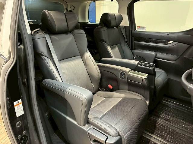 トヨタ&nbsp;アルファードハイブリッドの画像10