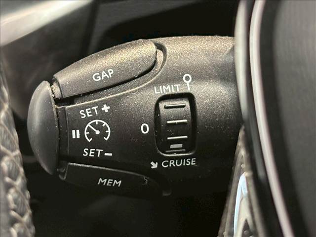 5008Allure RHD 内装他