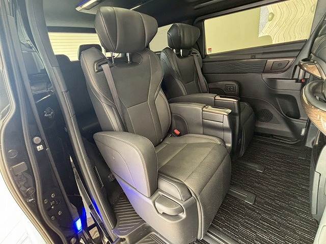 トヨタ アルファードの画像10