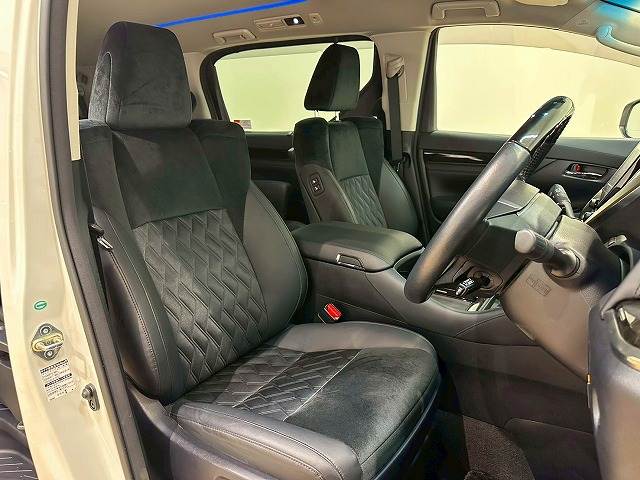 トヨタ&nbsp;ヴェルファイアの画像9