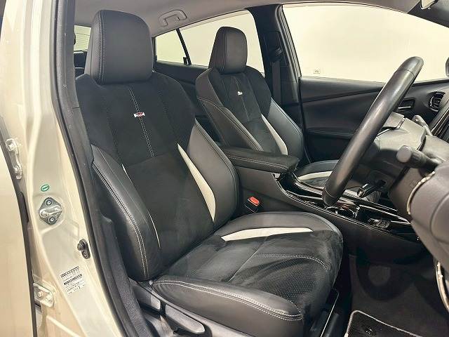 トヨタ&nbsp;プリウスPHVの画像9