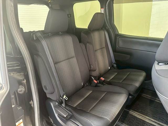 トヨタ&nbsp;ヴォクシーハイブリッドの画像10