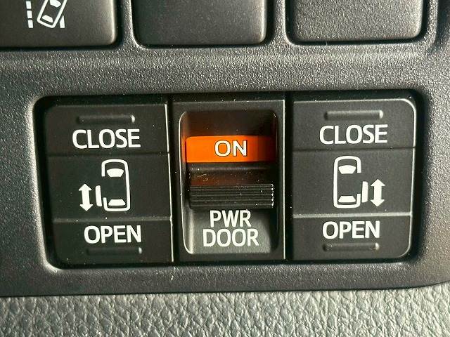 トヨタ&nbsp;ヴォクシーの画像5