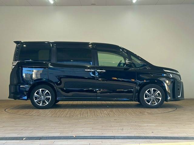 トヨタ&nbsp;ヴォクシーの画像14