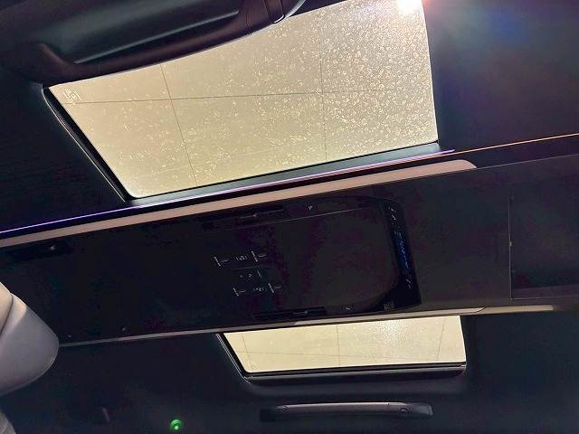 トヨタ ヴェルファイアハイブリッドの画像5