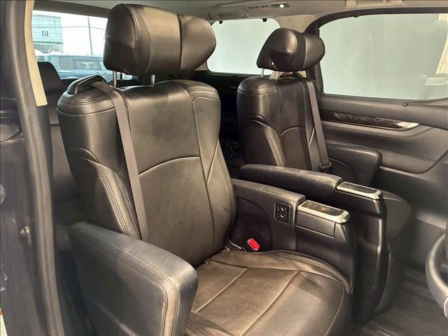 トヨタ&nbsp;アルファードの画像10