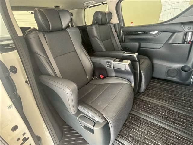 トヨタ&nbsp;アルファードの画像10