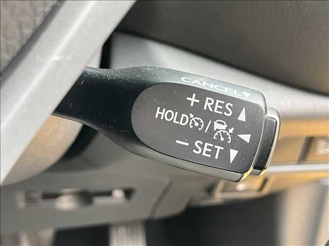 C-HRS LEDパッケージ 禁煙 ユーザー買取車両 車検令和9年9月まで! 純正ナビ バックカメラ ビルトインETC クルーズコントロール 純正17インチアルミホイール 純正ドラレコ フルセグTV オートマチックハイビーム 内装他